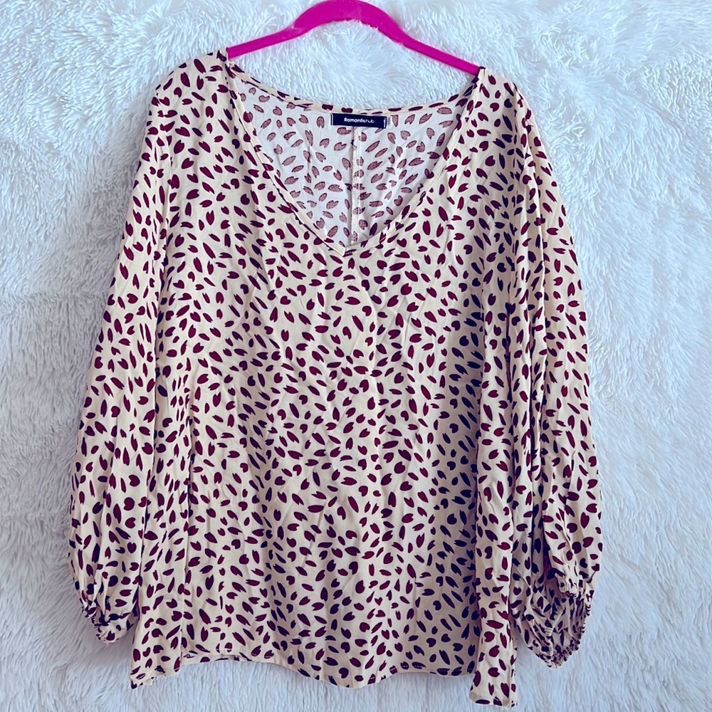 Romantichut women’s blouse size 2XL (fit like L)